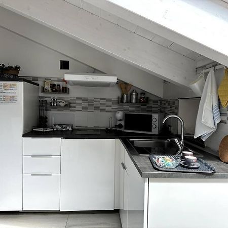 The Sweet Attic Room - De Vivo Realty Meta Di Sorrento Экстерьер фото